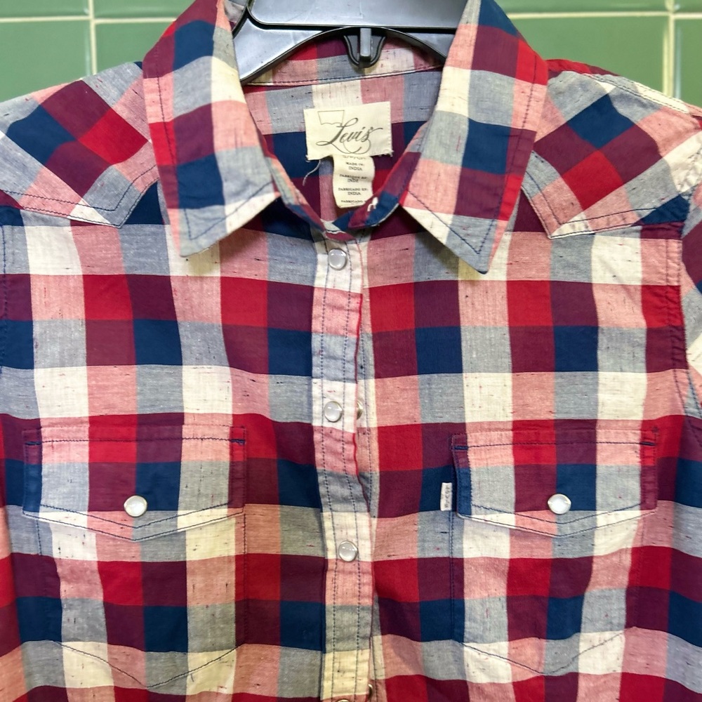 Levis women shirt